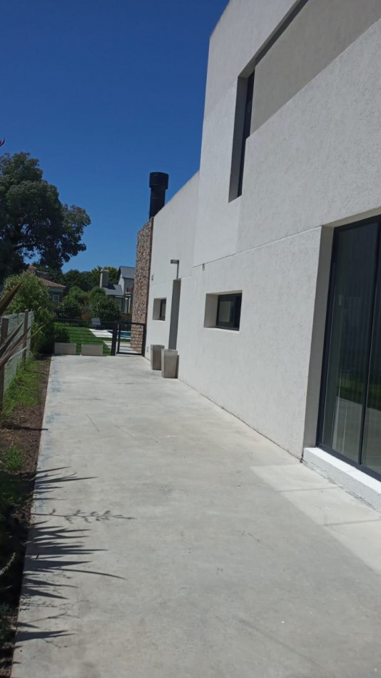 ALQUILER CASA 5 AMBIENTES -RUMENCO-LAS LOMAS