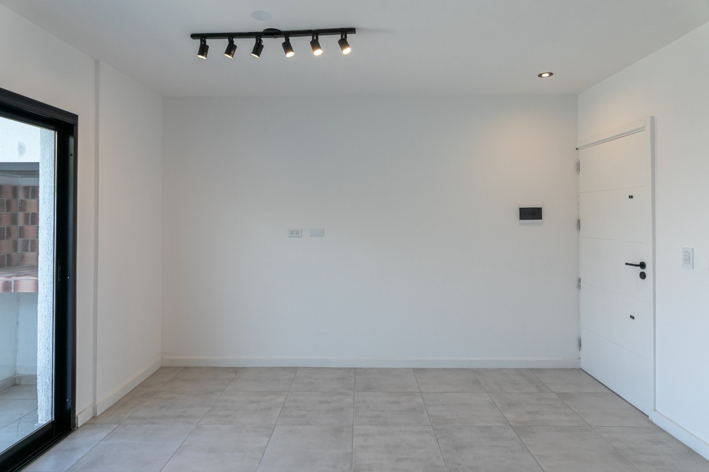 VENTA DEPARTAMENTO 2 AMBIENTES AL FRENTE CON BALCON TERRAZA 