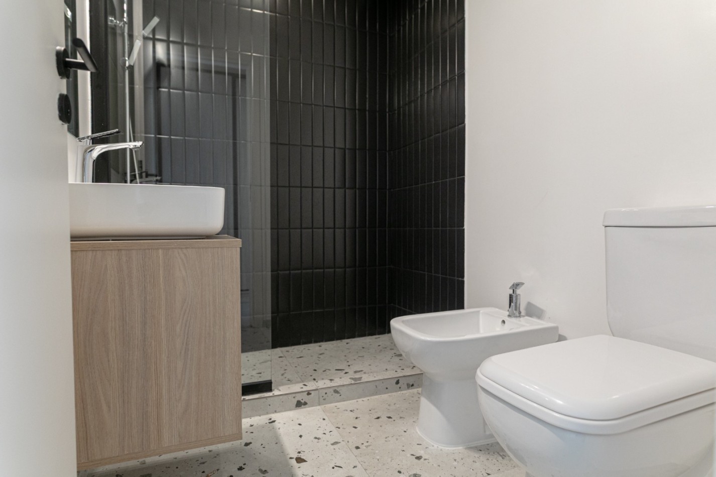 VENTA DEPARTAMENTO 2 AMBIENTES AL FRENTE CON BALCON TERRAZA 