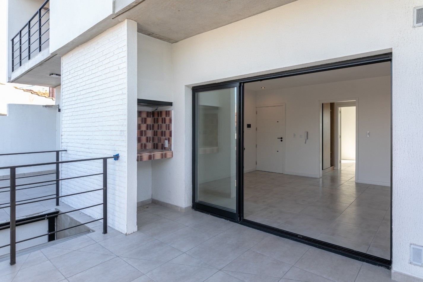 VENTA DEPARTAMENTO 2 AMBIENTES AL FRENTE CON BALCON TERRAZA 
