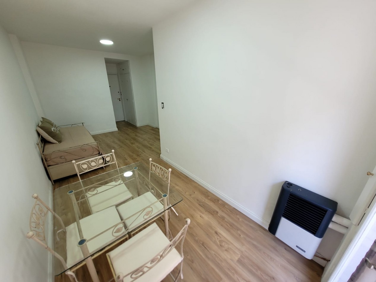 Venta  departamento monoambiente al frente, balcon. Reciclado. Zona Plaza Colon.