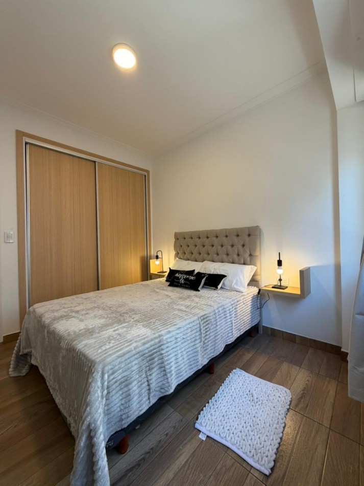 Venta Departamento 2 ambientes con balcon a la calle, reciclado y amoblado