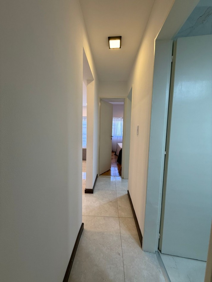 Venta Departamento 3 ambientes a la calle con Balcon corrido