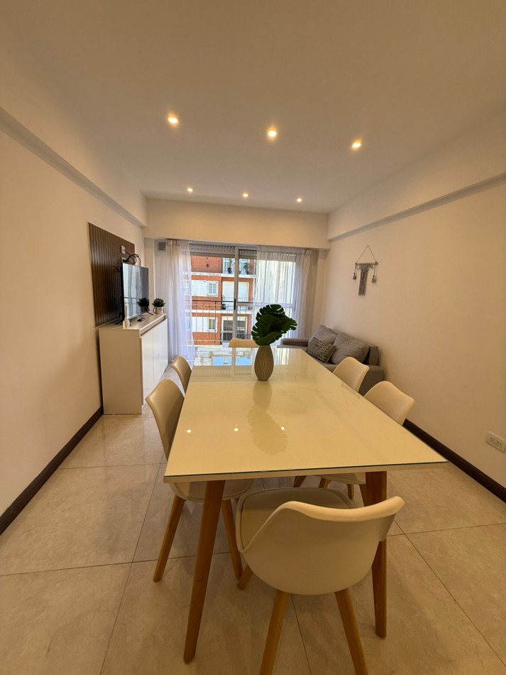 Venta Departamento 3 ambientes a la calle con Balcon corrido