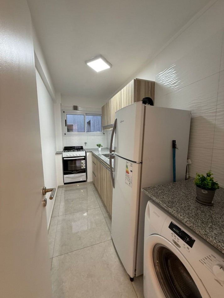 Venta Departamento 3 ambientes a la calle con Balcon corrido