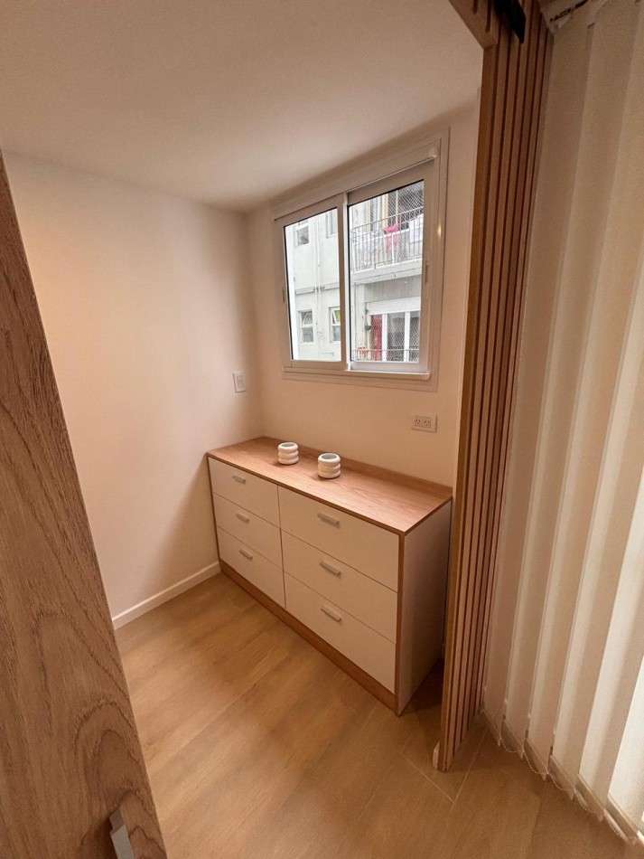 Venta Departamento 3 ambientes a la calle con Balcon