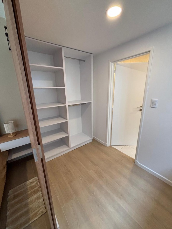 Venta Departamento 3 ambientes a la calle con Balcon