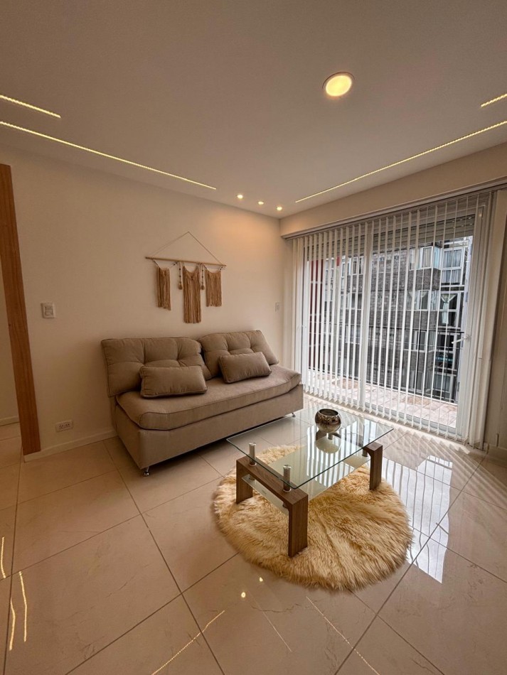 Venta Departamento 3 ambientes a la calle con Balcon