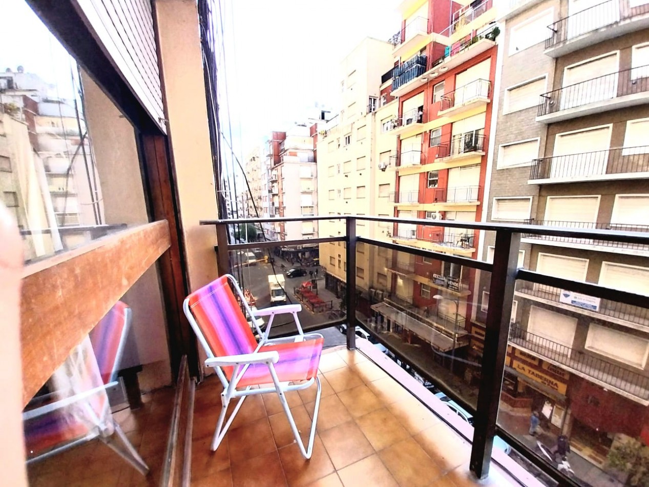 VENTA 2 AMB C/ DEPENDECIA, LAVADERO Y BALCON SALIENTE AL FRENTE. PLAZA COLON