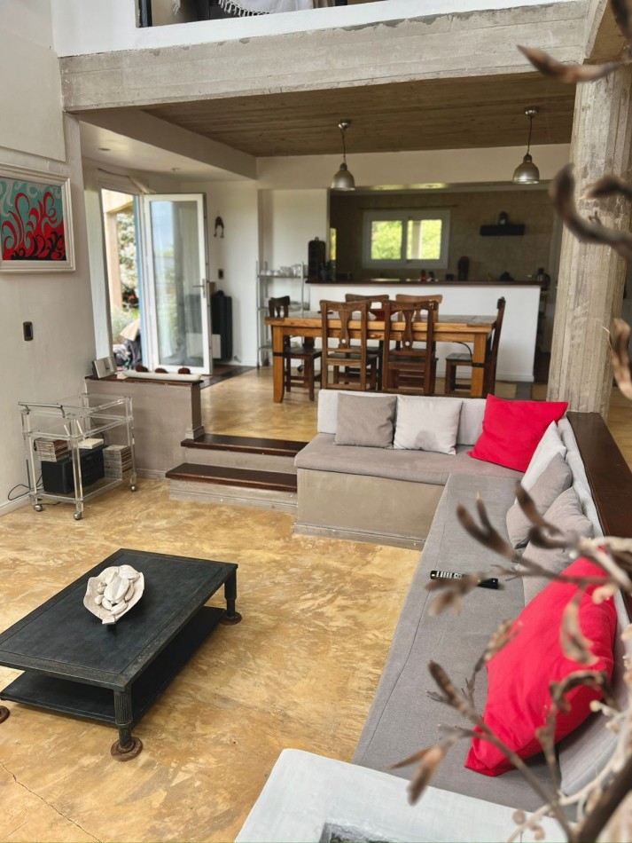 VENTA CASA 3 AMBIENTES A 150 METROS DEL MAR-