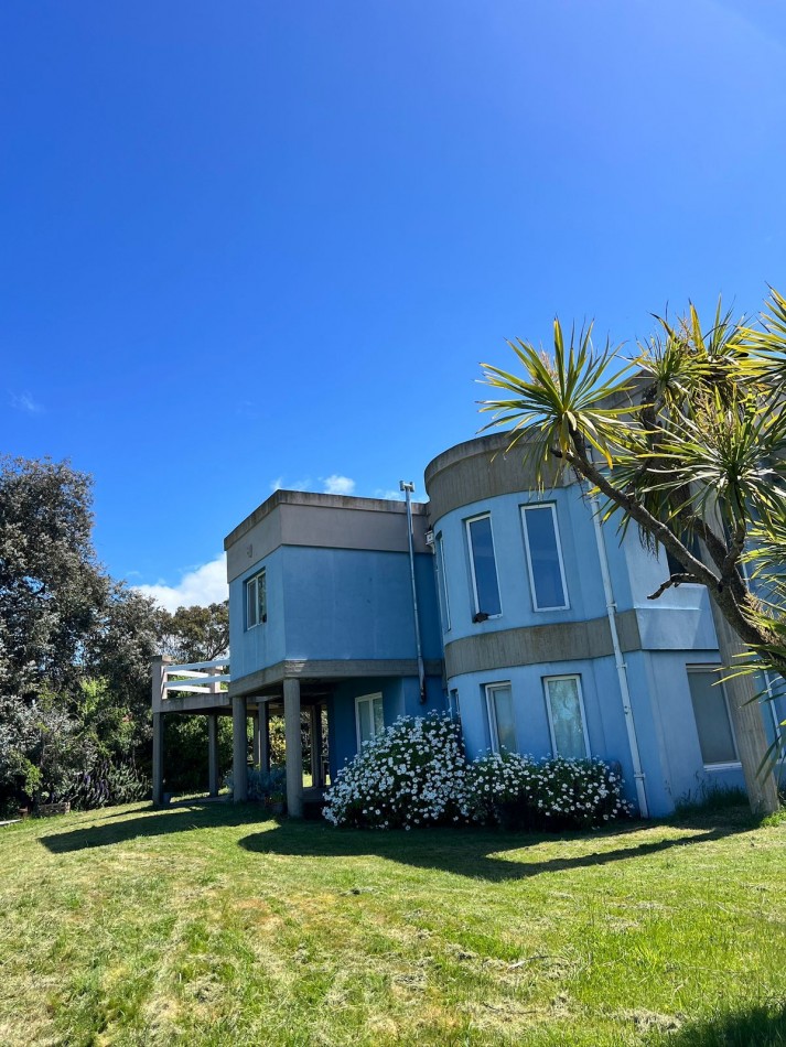 VENTA CASA 3 AMBIENTES A 150 METROS DEL MAR-