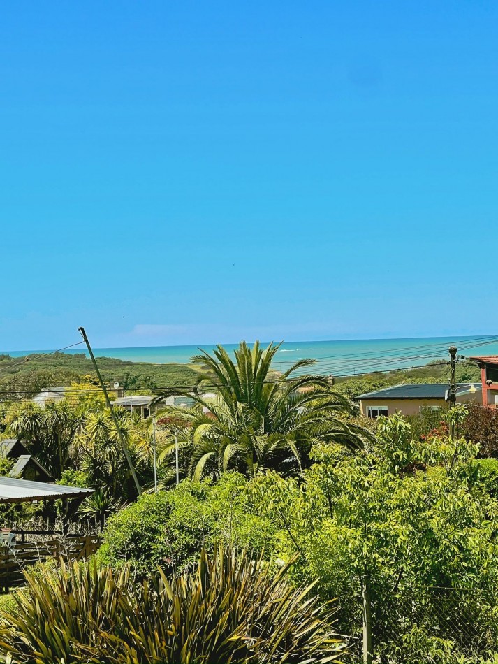 VENTA CASA 3 AMBIENTES A 150 METROS DEL MAR-