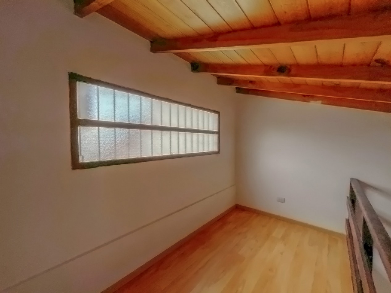 Venta casa 3 ambientes y dependencia Los Pinares