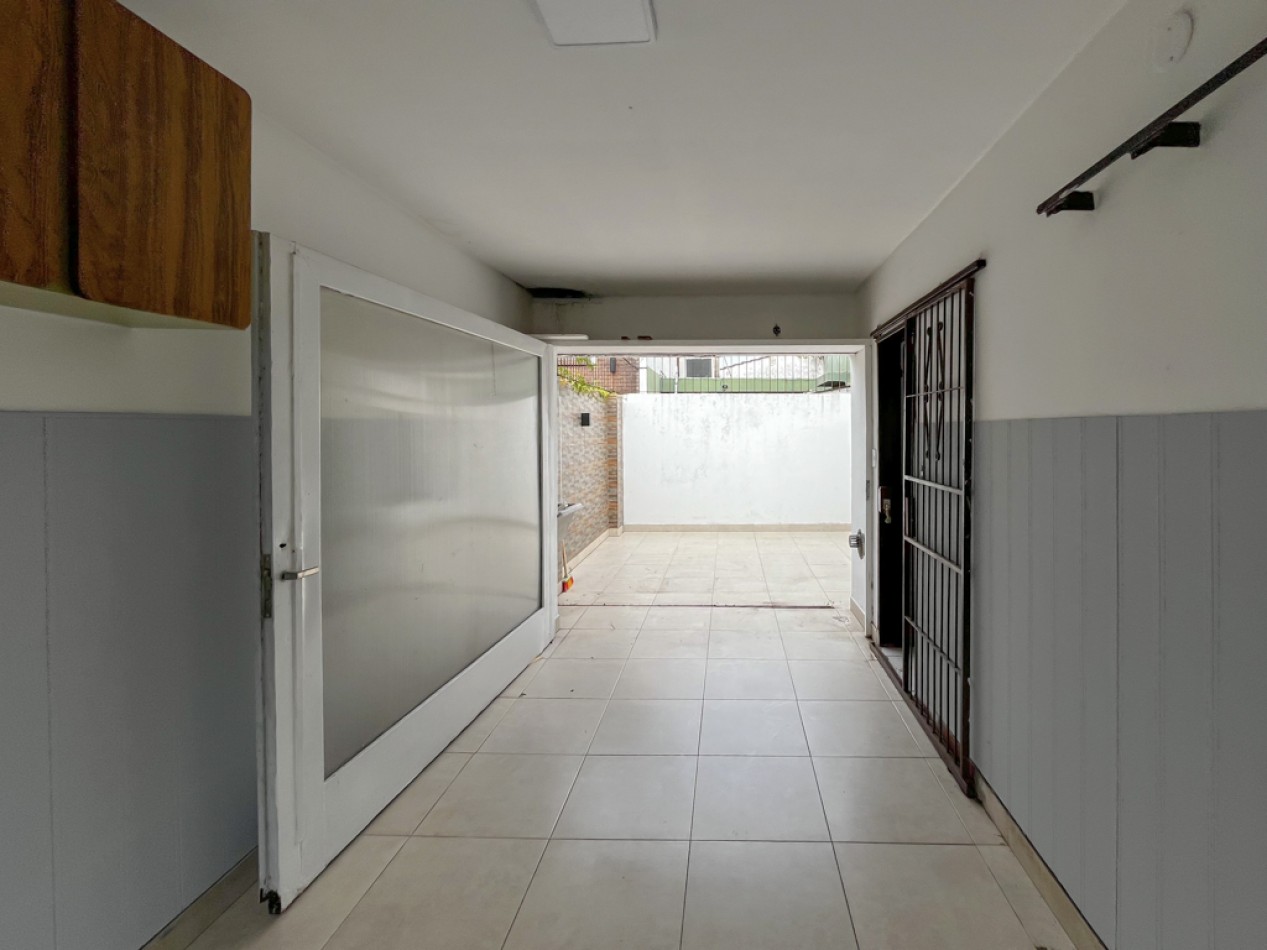 Venta casa 3 ambientes y dependencia Los Pinares