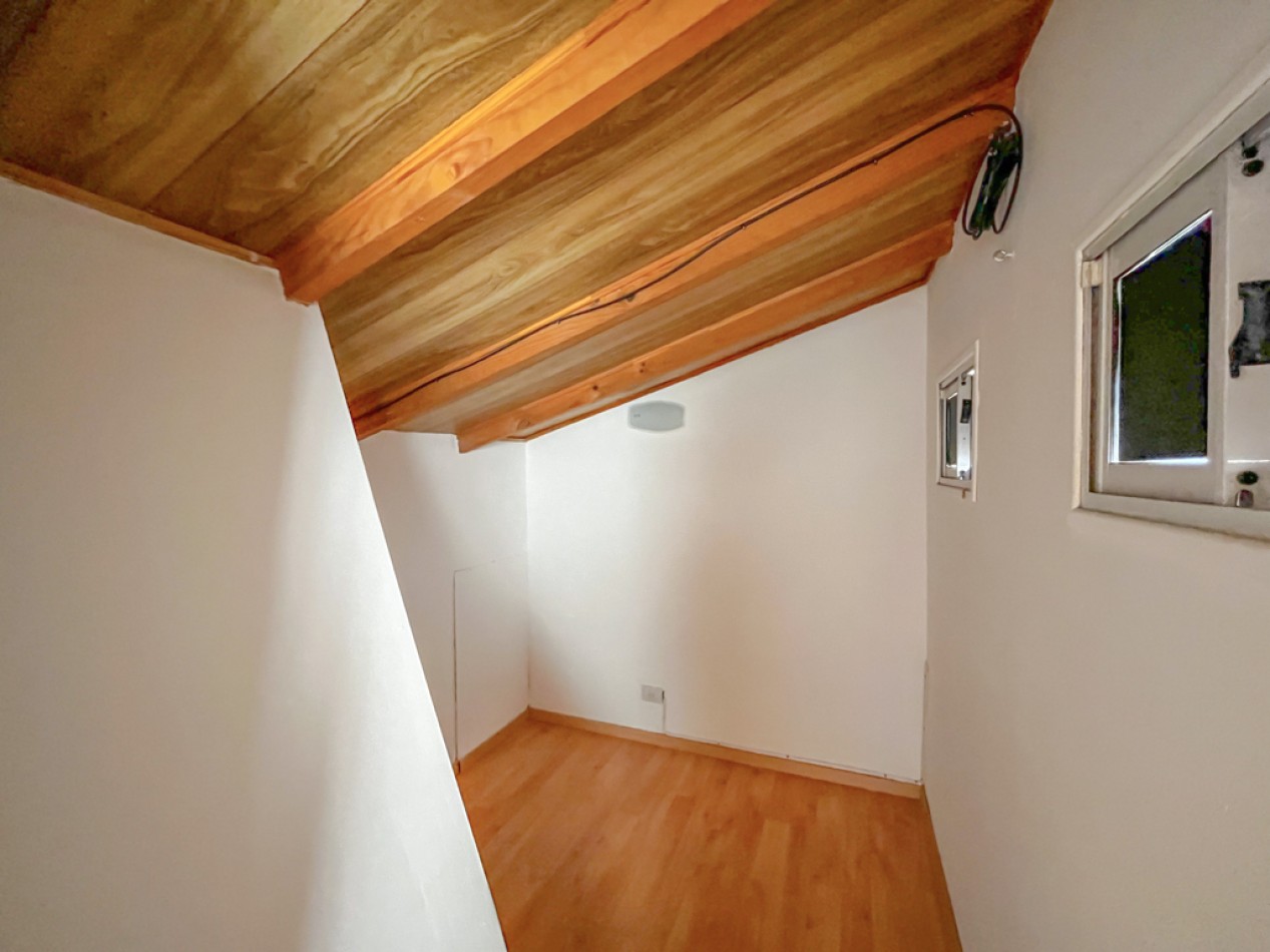 Venta casa 3 ambientes y dependencia Los Pinares