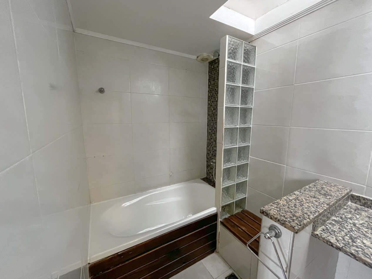 Venta casa 3 ambientes y dependencia Los Pinares