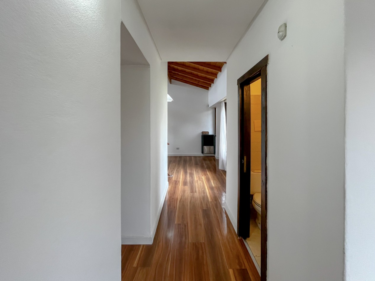 Venta casa 3 ambientes y dependencia Los Pinares