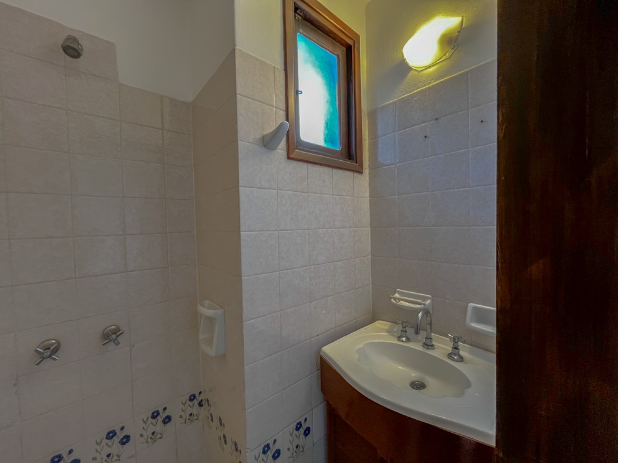 Venta casa 3 ambientes y dependencia Los Pinares