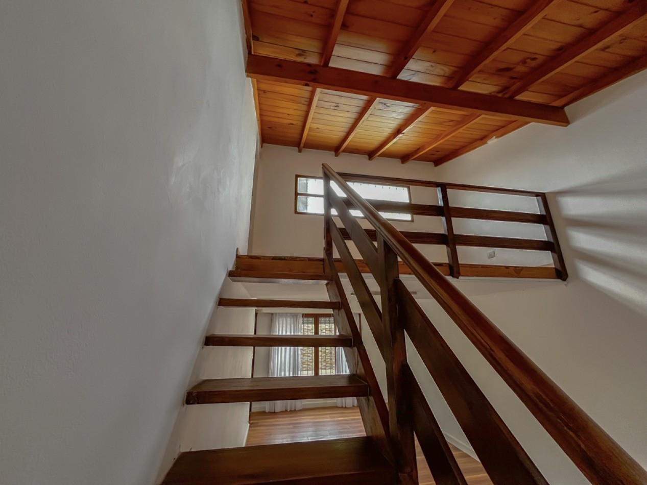 Venta casa 3 ambientes y dependencia Los Pinares
