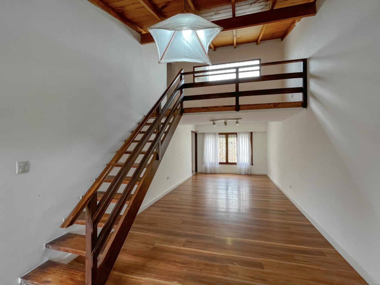 Venta casa 3 ambientes y dependencia Los Pinares