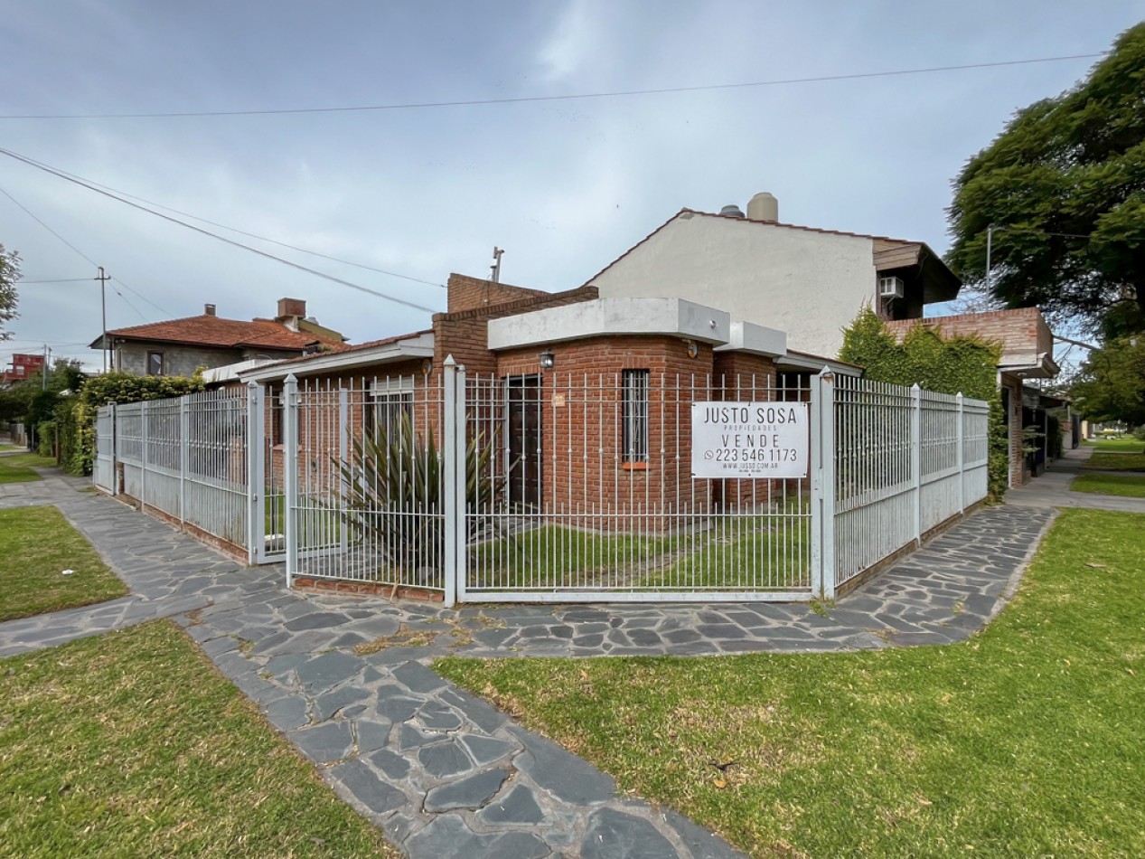 Venta casa 3 ambientes y dependencia Los Pinares