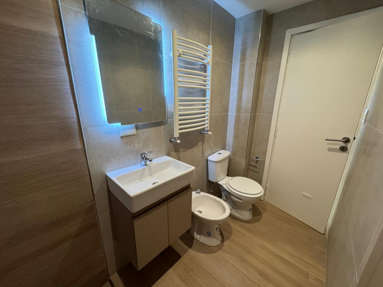 DEPARTAMENTO 3 AMBIENTES CON BALCON -FRENTE-