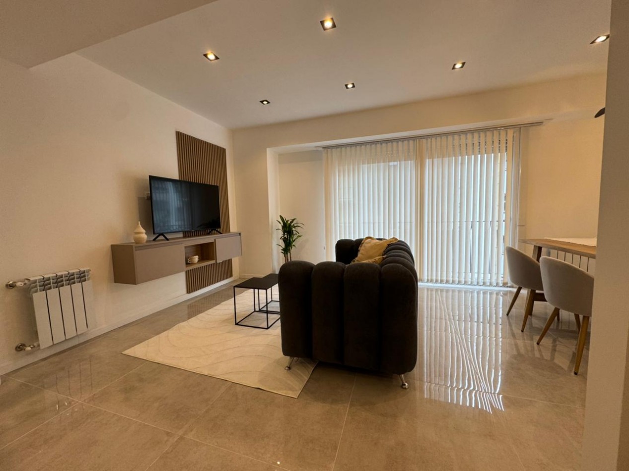 DEPARTAMENTO 3 AMBIENTES CON BALCON -FRENTE-