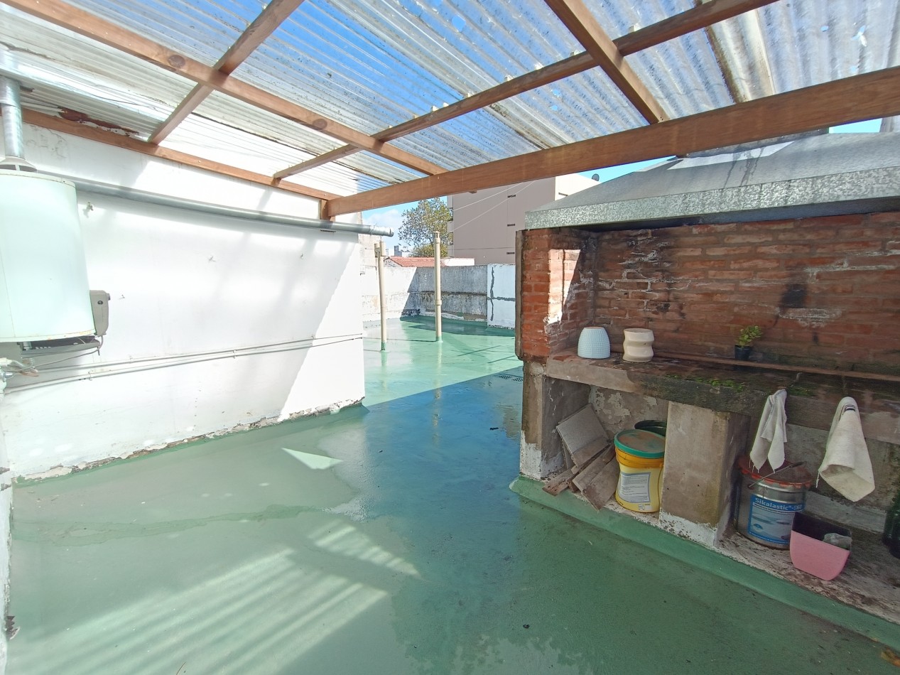 VENTA DEPARTAMENTO 3 AMBIENTES RECICLADO CON TERRAZA PROPIA Y PARRILLA