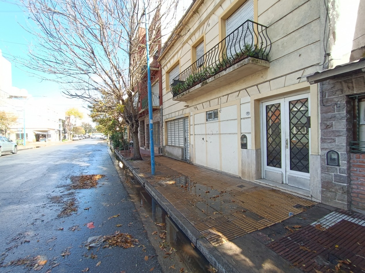 VENTA DEPARTAMENTO 3 AMBIENTES RECICLADO CON TERRAZA PROPIA Y PARRILLA