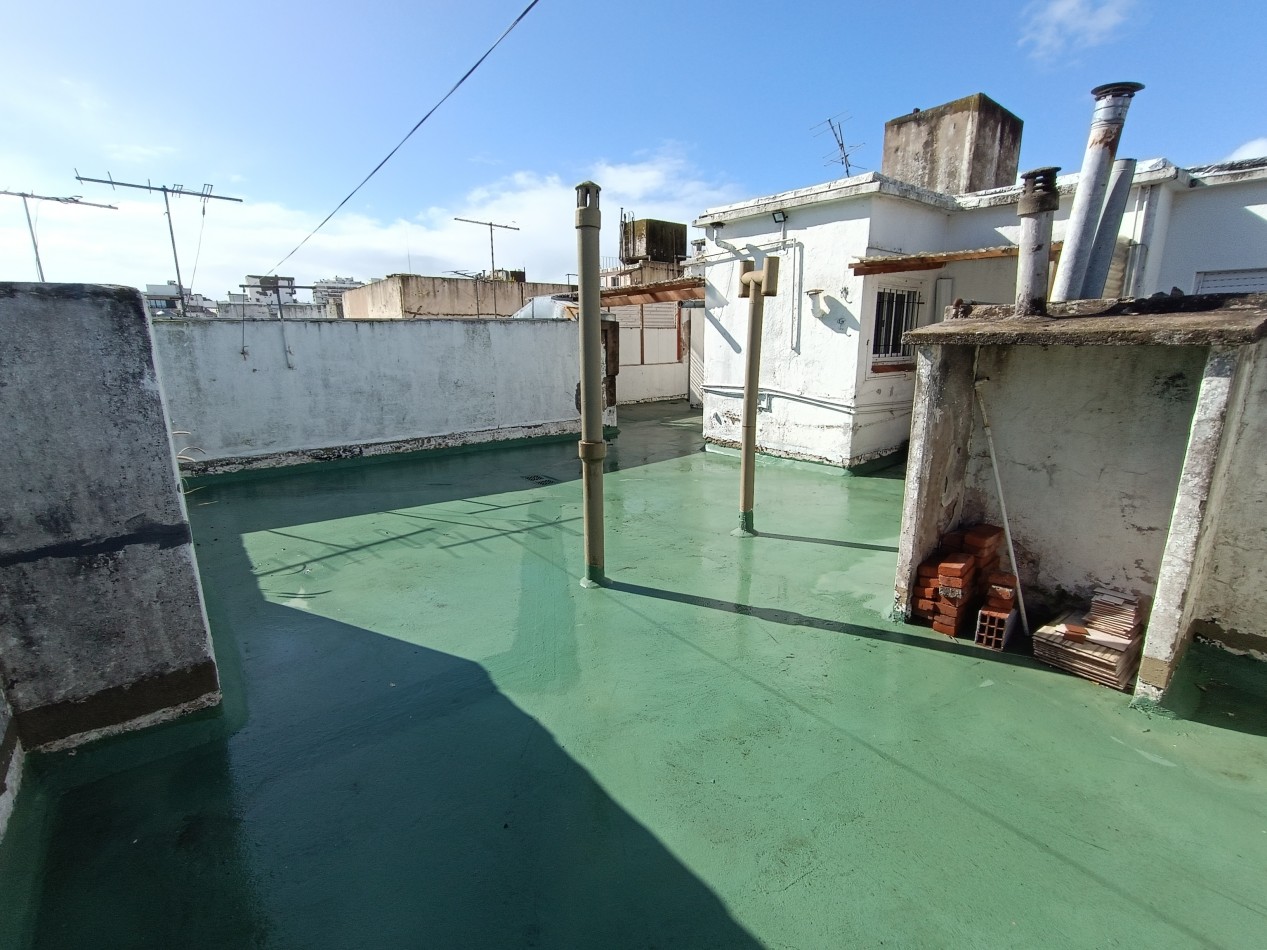 VENTA DEPARTAMENTO 3 AMBIENTES RECICLADO CON TERRAZA PROPIA Y PARRILLA