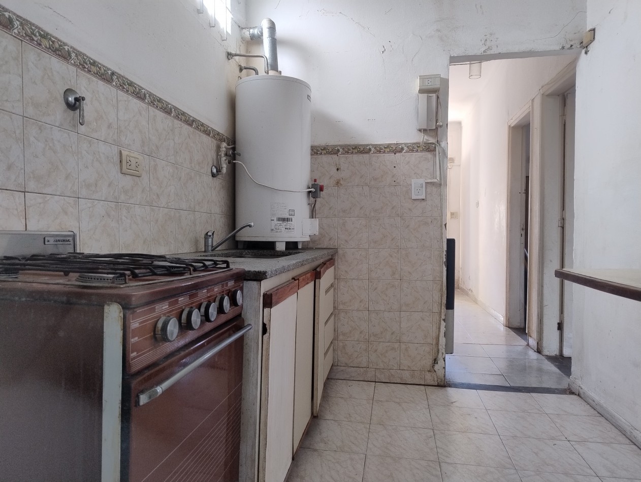Ph 3 amb con patio a reciclar ubicado en paso y Jujuy 