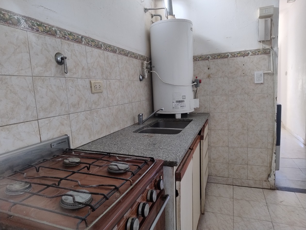Ph 3 amb con patio a reciclar ubicado en paso y Jujuy 
