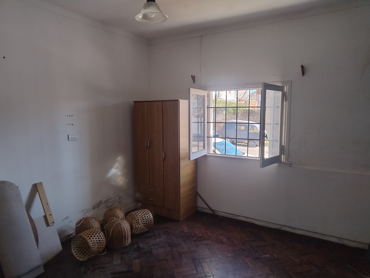 Ph 3 amb con patio a reciclar ubicado en paso y Jujuy 