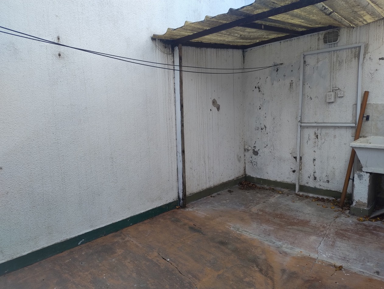 Ph 3 amb con patio a reciclar ubicado en paso y Jujuy 