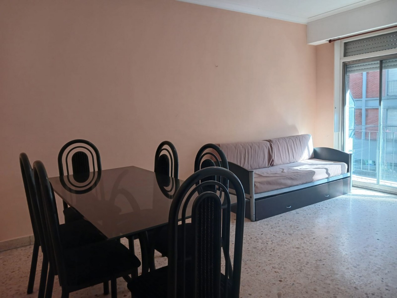 Venta Departamento 2 ambientes dependencia y balcon a la calle