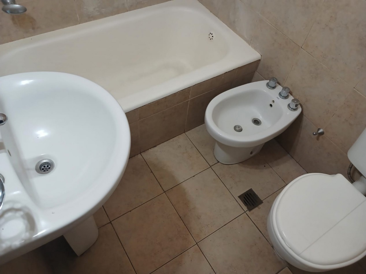 Venta Departamento 2 ambientes dependencia y balcon a la calle