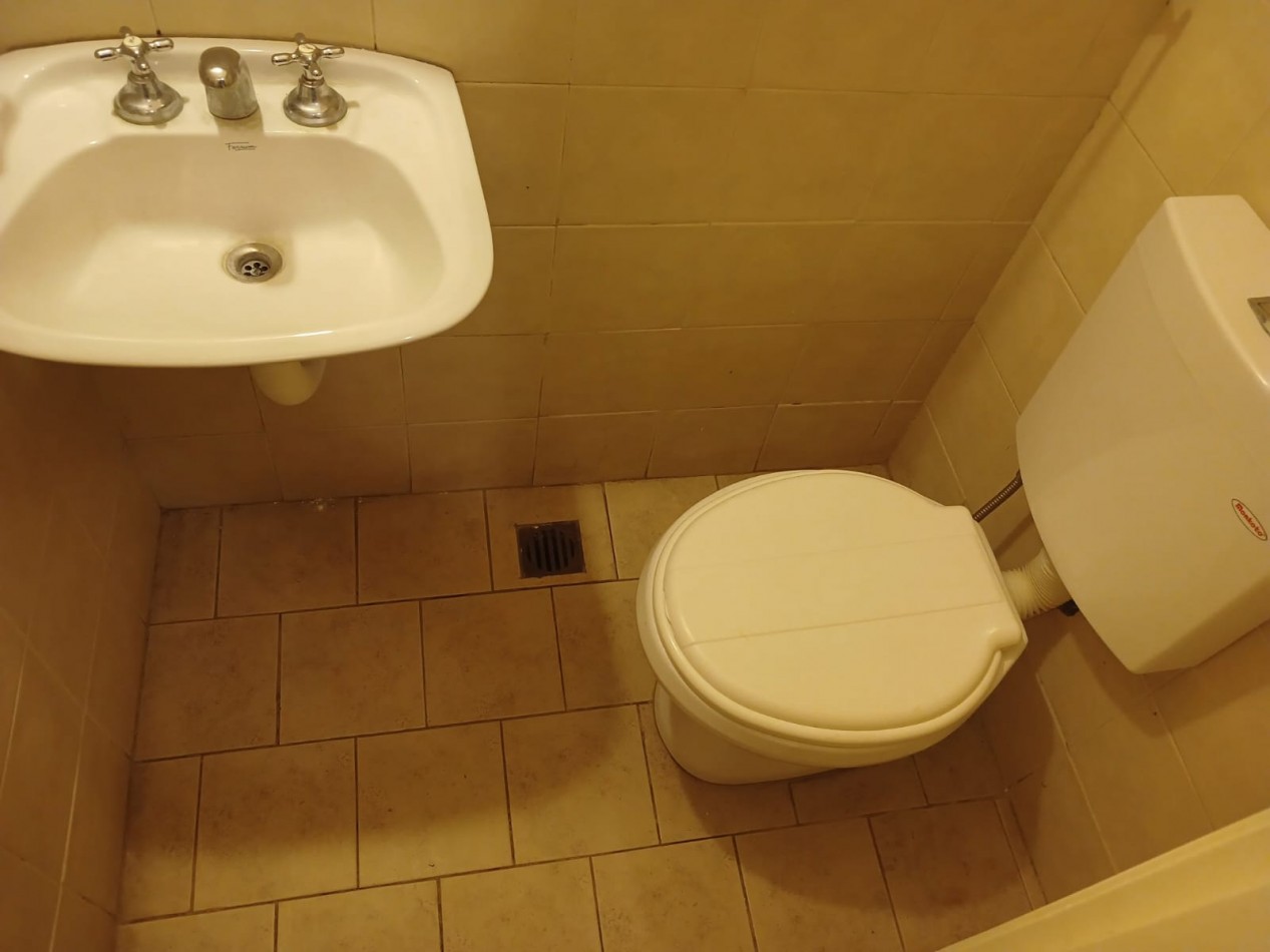 Venta Departamento 2 ambientes dependencia y balcon a la calle