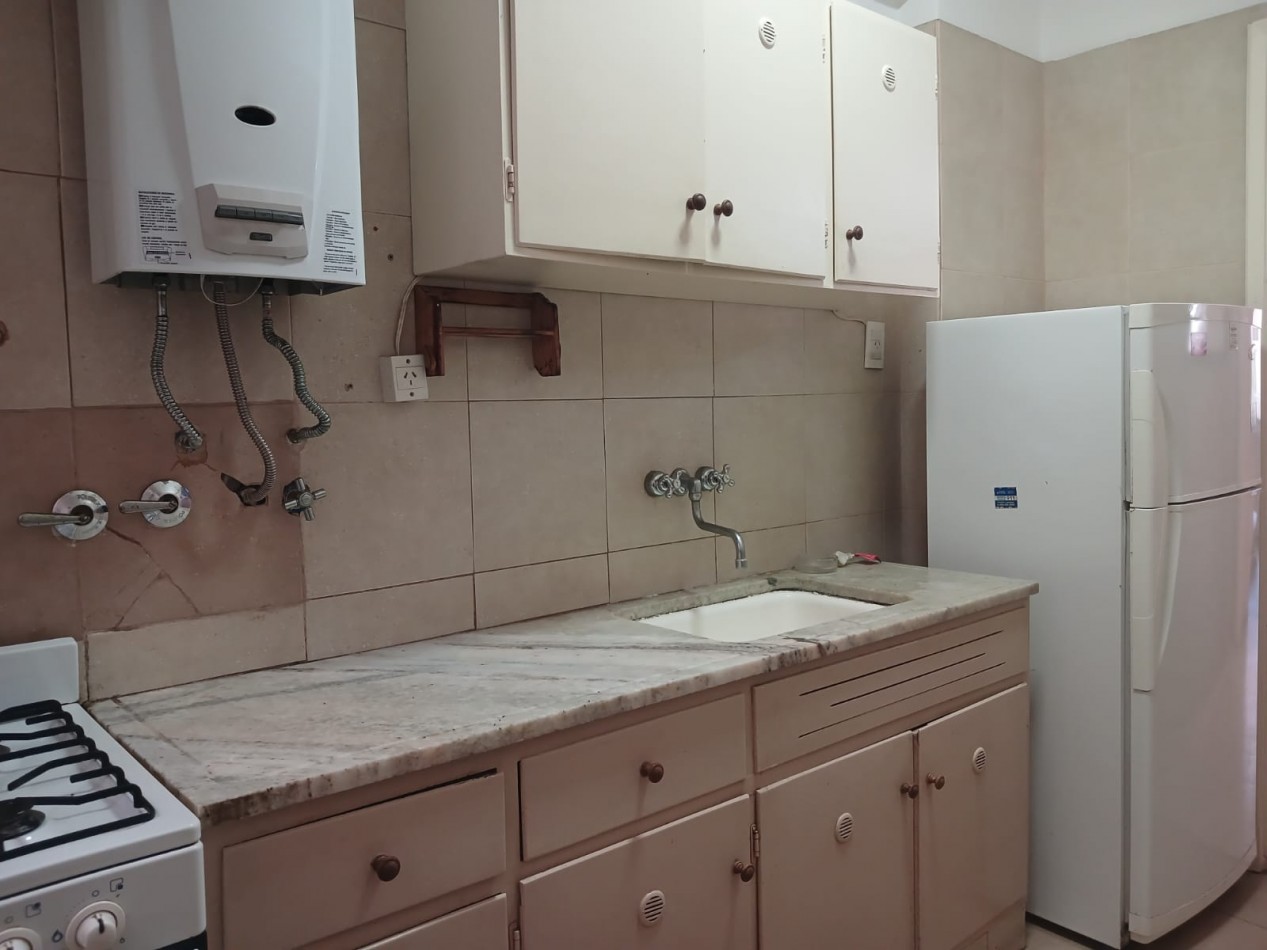 Venta Departamento 2 ambientes dependencia y balcon a la calle