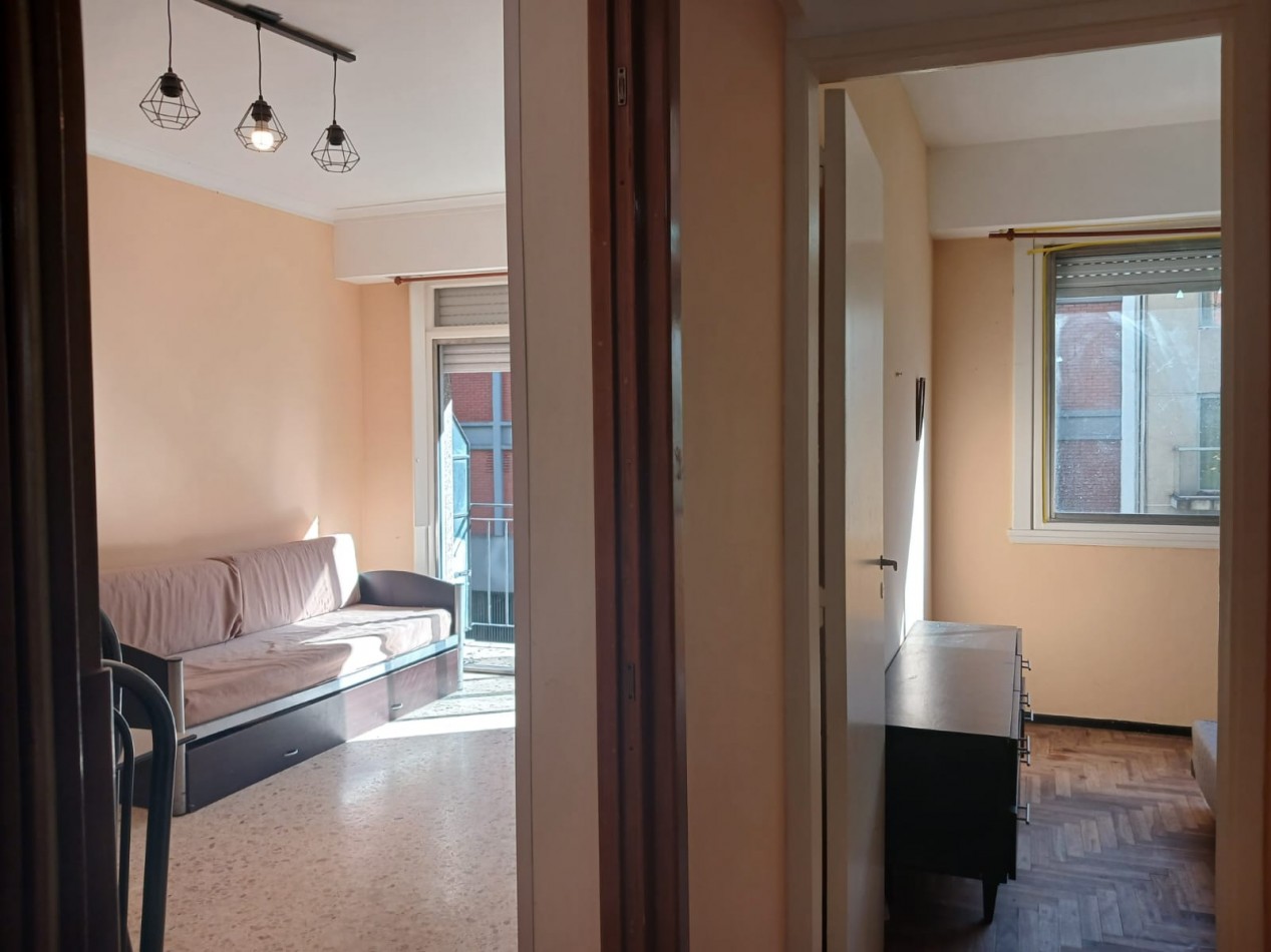 Venta Departamento 2 ambientes dependencia y balcon a la calle