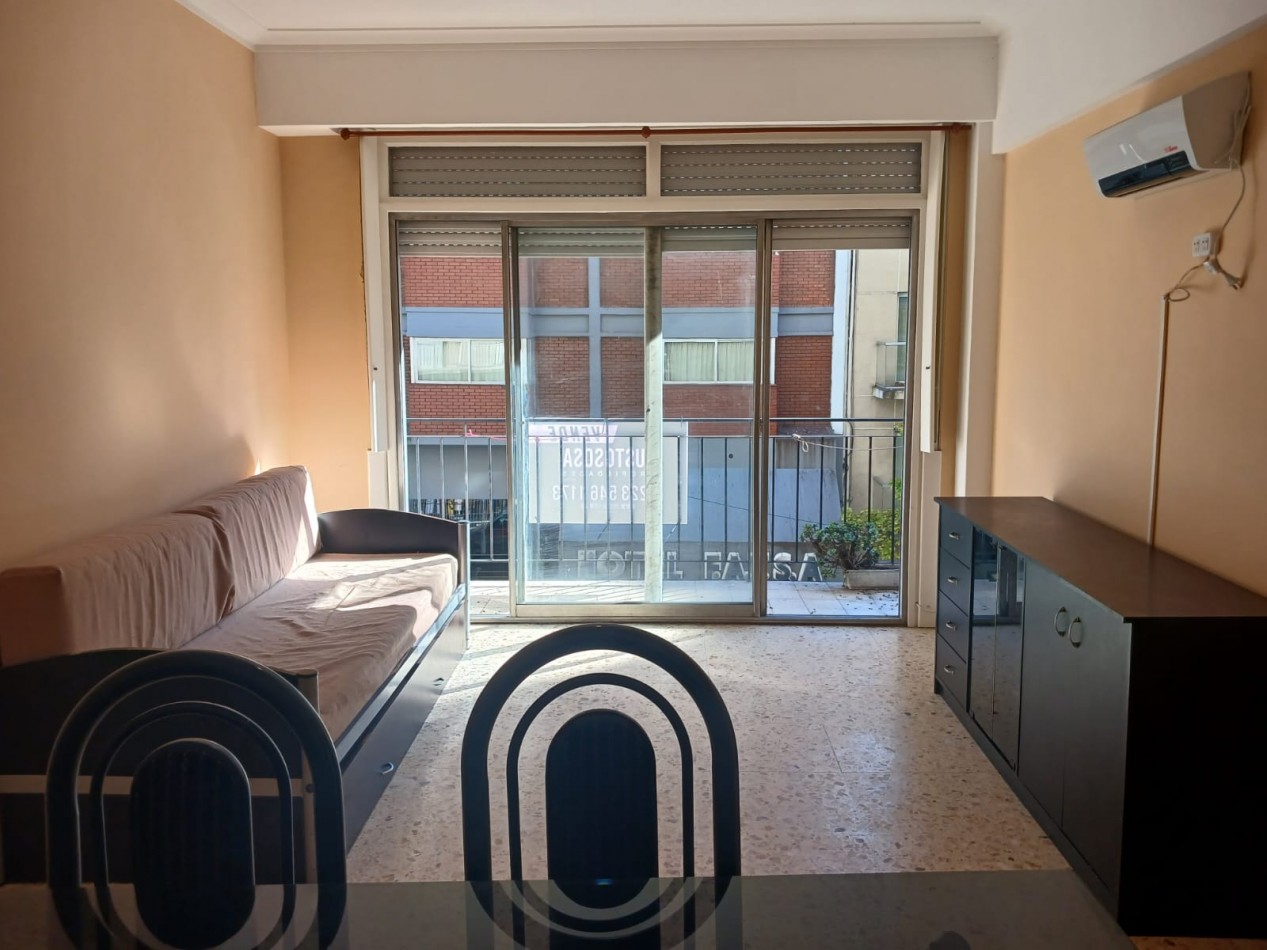 Venta Departamento 2 ambientes dependencia y balcon a la calle