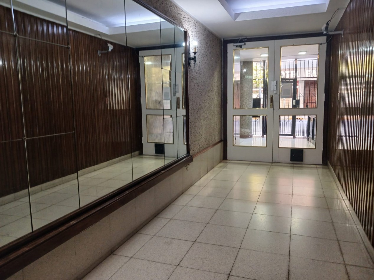 Venta Departamento 2 ambientes dependencia y balcon a la calle