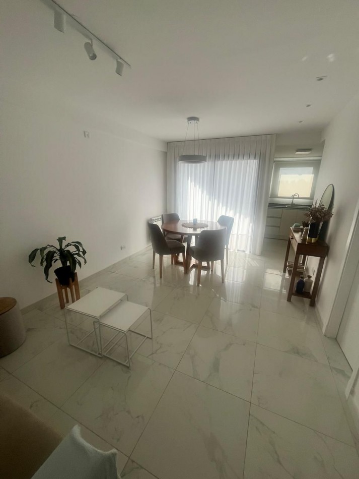 Venta Departamento 2 ambientes al frente con balcon, La Perla