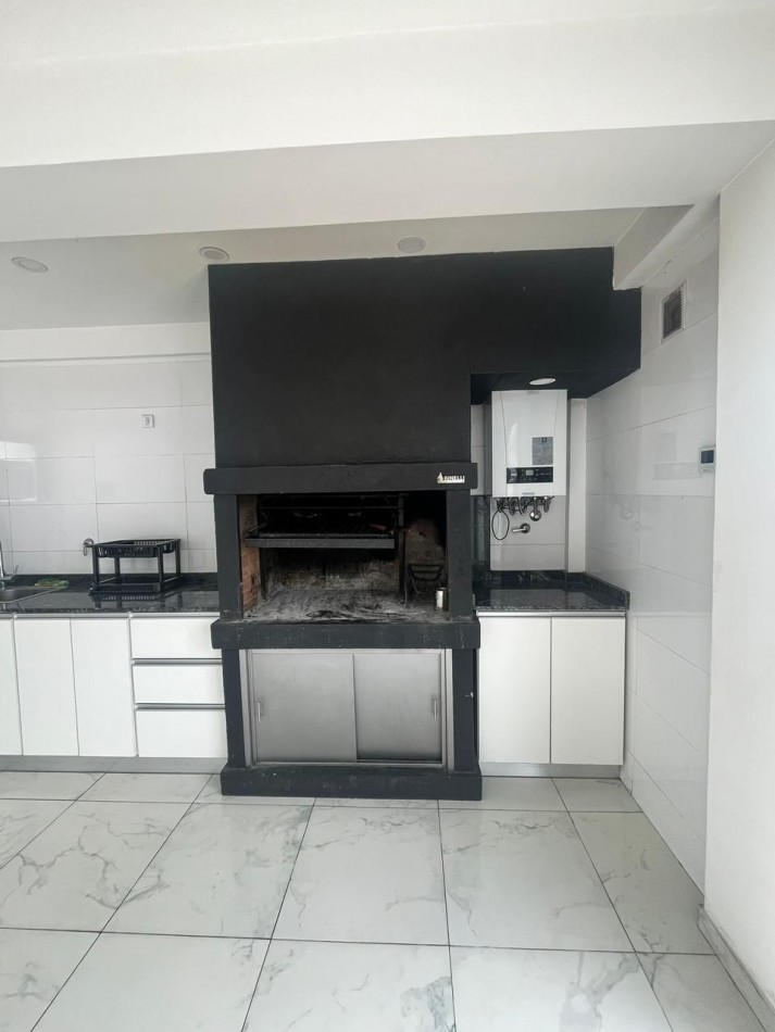 Venta Departamento 2 ambientes al frente con balcon, La Perla