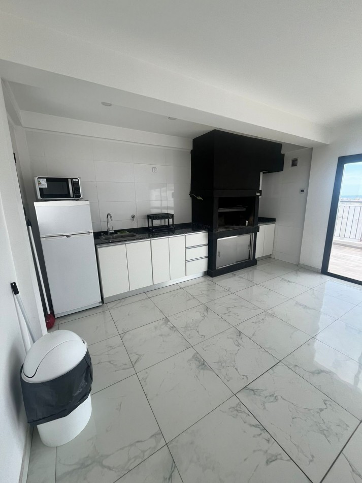 Venta Departamento 2 ambientes al frente con balcon, La Perla
