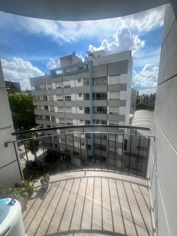 Venta Departamento 2 ambientes al frente con balcon, La Perla