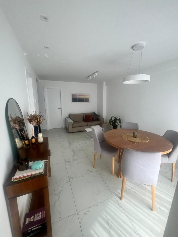 Venta Departamento 2 ambientes al frente con balcon, La Perla