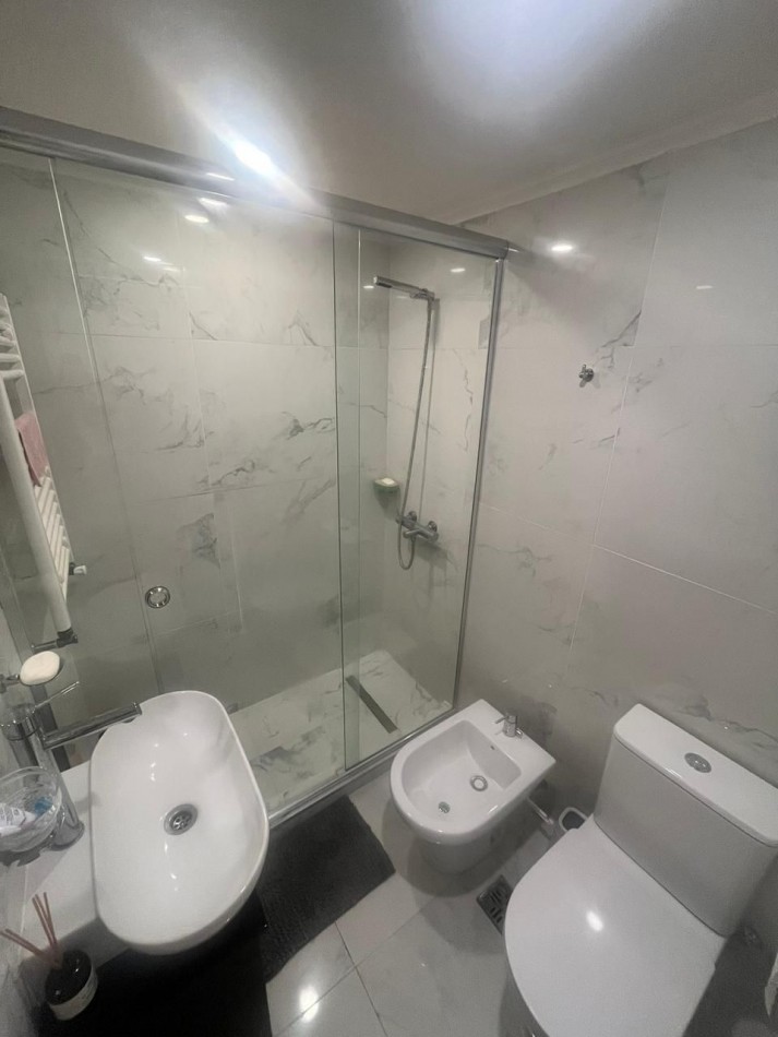 Venta Departamento 2 ambientes al frente con balcon, La Perla