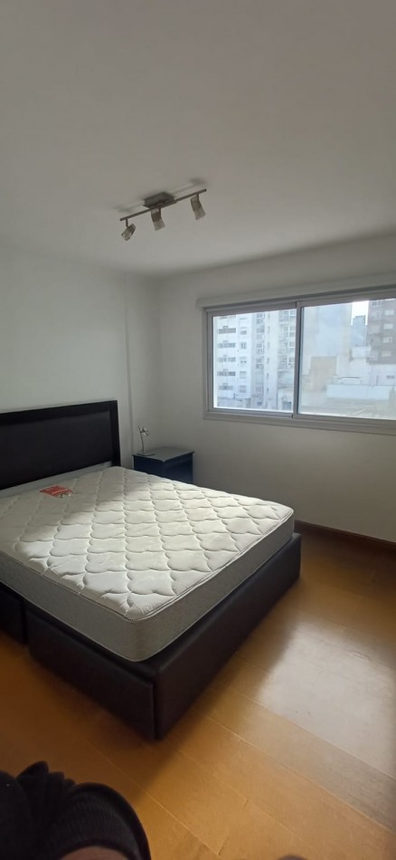 DEPARTAMENTO 2 AMBIENTES AL FRENTE CON COCHERA - BOLIVAR Y MITRE