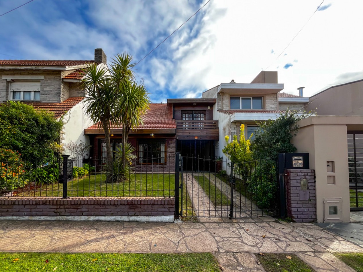 VENTA CASA 4 AMBIENTES BARRIO STELLA MARIS GRAN PARQUE A CUADRAS DEL MAR