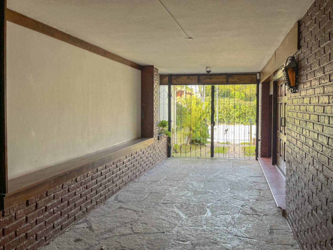VENTA CASA 4 AMBIENTES BARRIO STELLA MARIS GRAN PARQUE A CUADRAS DEL MAR